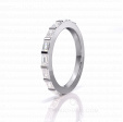 Обручальное кольцо дорожка из белого золота с бриллиантами прямоугольной огранки багет BAGUETTE SHINY CIRCLE на заказ фото