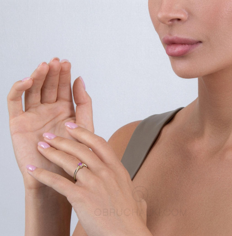 Помолвочное кольцо с розовым сапфиром огранки сердце SAPPHIRE HEART RING