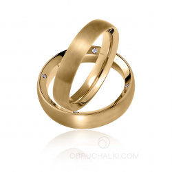 Классические матовые обручальные кольца с бриллиантами фото