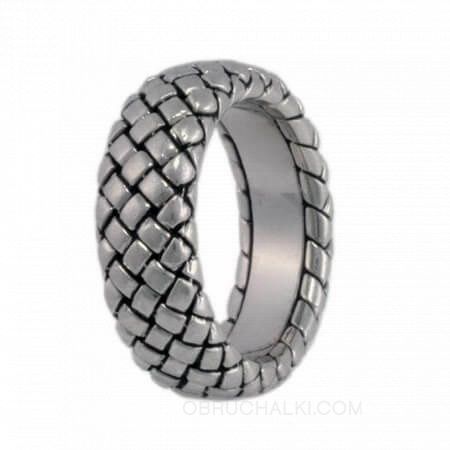 Необычное мужское кольцо с плетеным орнаментом на заказ фото