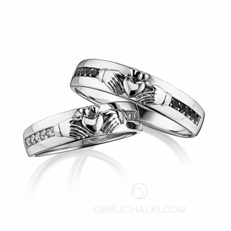 Кладдахские обручальные кольца с сердцем и бриллиантами CLADDAGH
