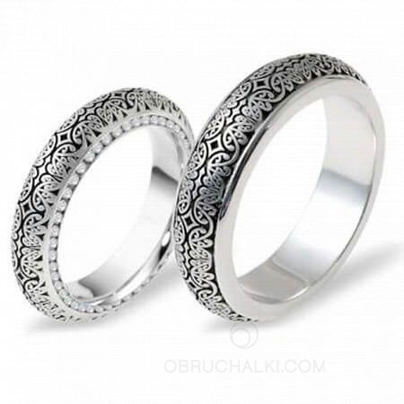 Красивые черненые обручальные кольца с резным орнаментом  на заказ фото 4