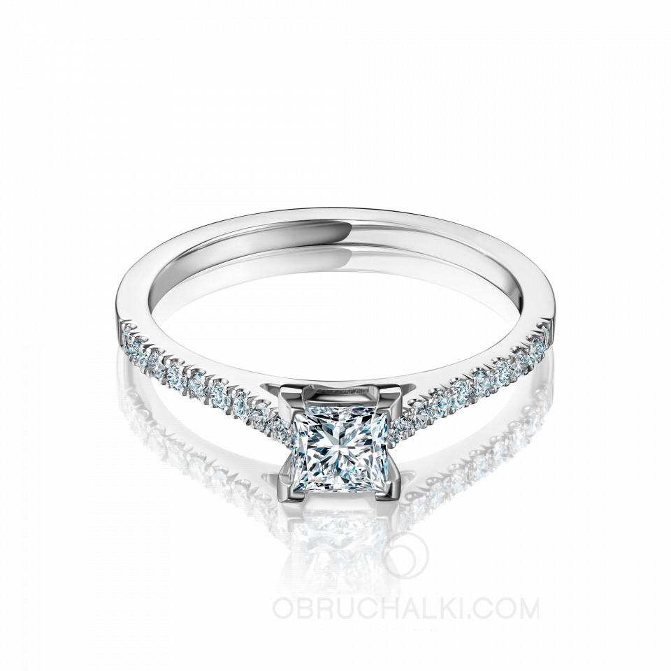 Помолвочное кольцо из белого золота с бриллиантом огранки Принцесса  MAGIC PRINCESS 