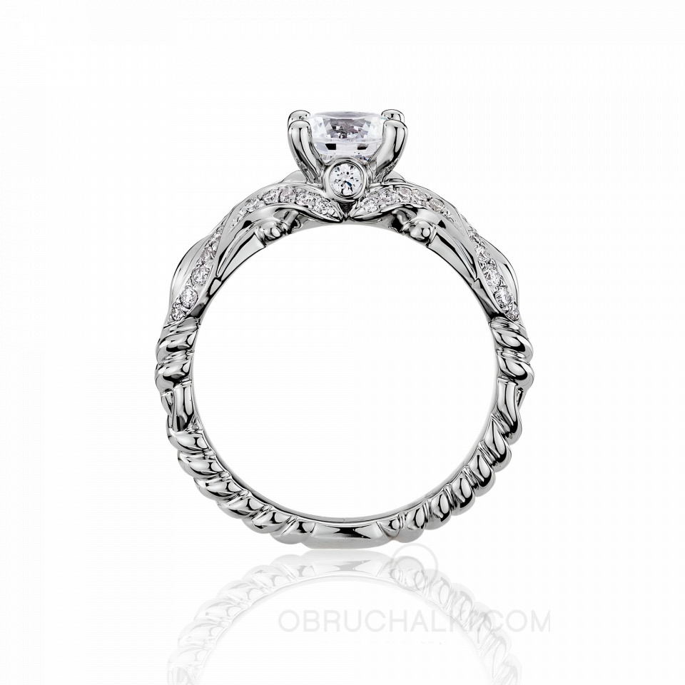 Массивное витое помолвочное кольцо с бриллиантами