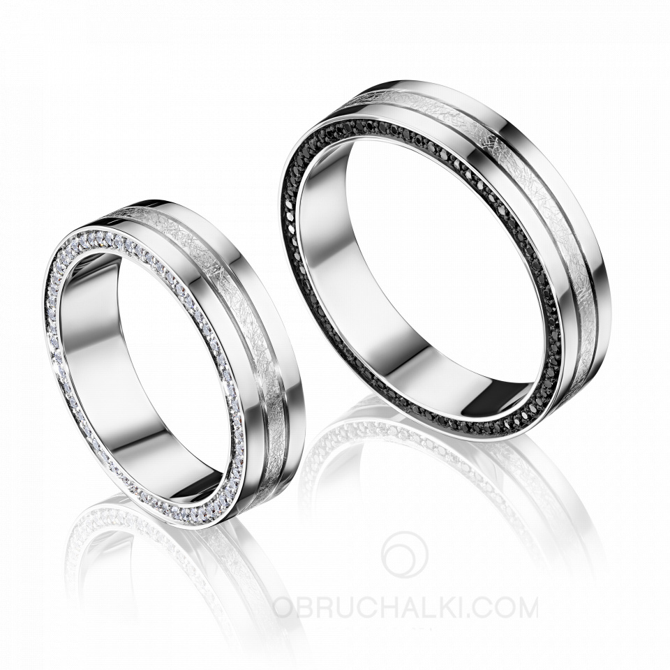 Обручальные парные кольца из золота с белыми и черными бриллиантами BLACK KING & WHITE QUEEN