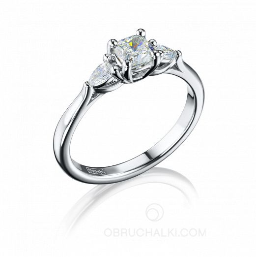 Помолвочное кольцо из золота с тремя бриллиантами AURORA на заказ фото 2