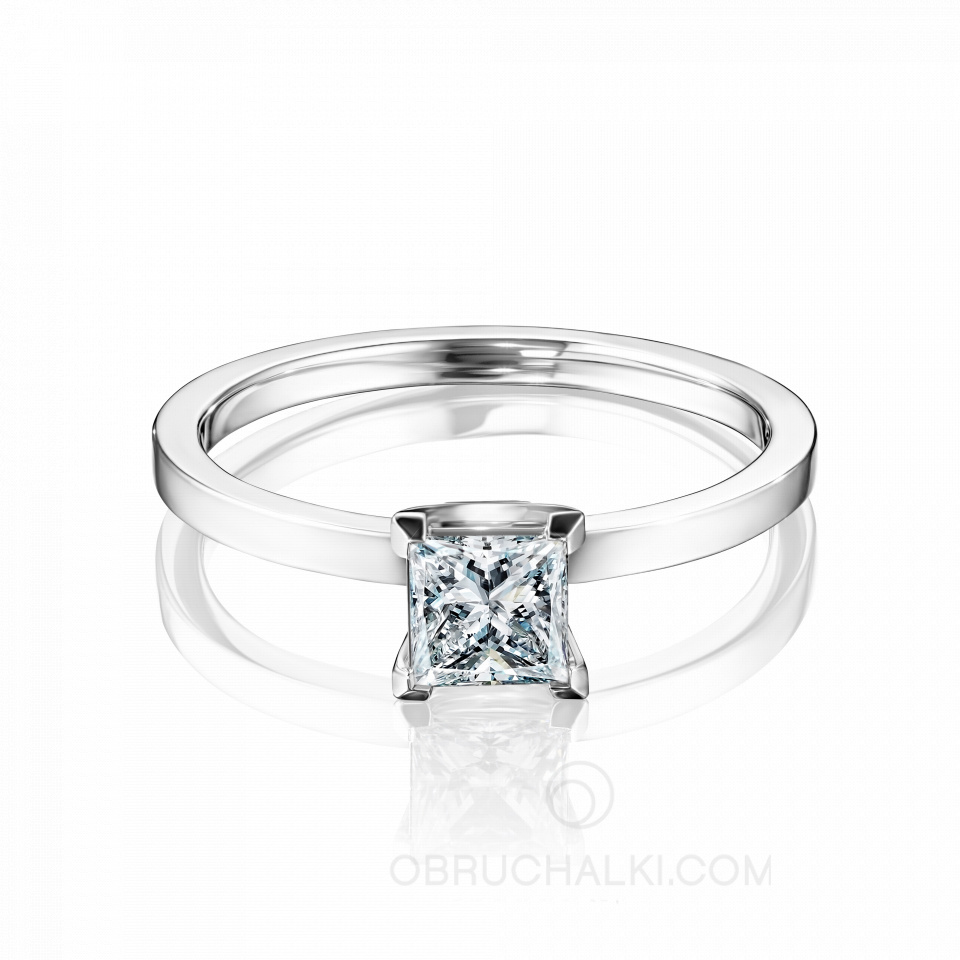 Кольцо помолвочное золотое с необычным кастом и квадратным бриллиантом огранки принцесса VICTORIA