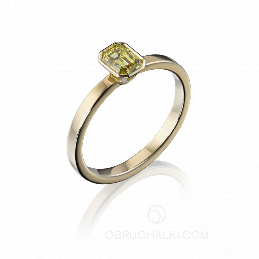 Помолвочное кольцо из желтого золота с желтым бриллиантом огранки эмеральд FAMILY RELIC на заказ фото 3