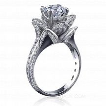 Помолвочное кольцо в виде цветка с большим бриллиантом WHITE FLOWER фото