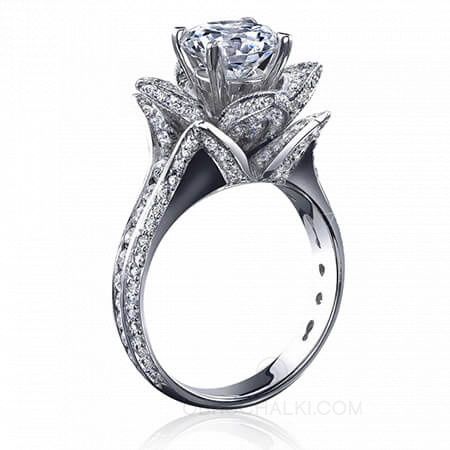 Помолвочное кольцо в виде цветка с большим бриллиантом WHITE FLOWER на заказ фото