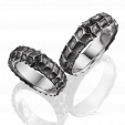 Необычные обручальные кольца с черным бриллиантом REPTILE на заказ фото 2
