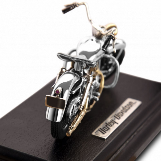 Модель мотоцикла Harley Davidson из серебра  на заказ фото 3