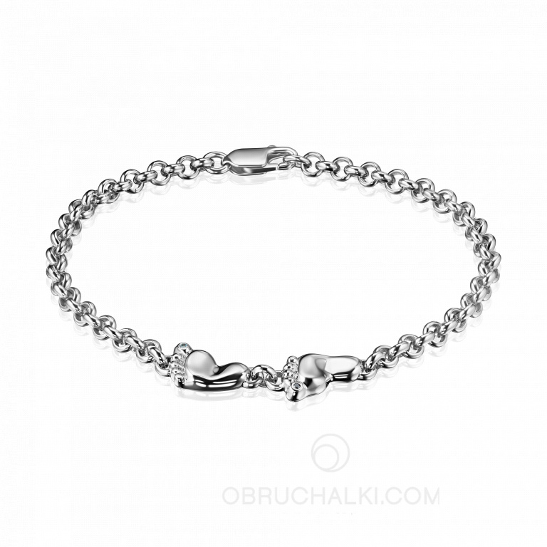 Браслет для мамы с пяточками и гравировкой MOM BRACELET