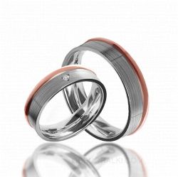 Обручальные комбинированные кольца с бриллиантом фото