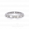 Обручальное кольцо дорожка из белого золота с бриллиантами прямоугольной огранки багет BAGUETTE SHINY CIRCLE на заказ фото 2