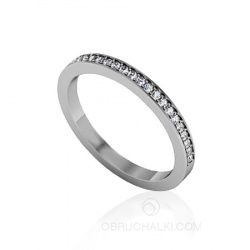 Тонкое свадебное кольцо с дорожкой бриллиантов  фото
