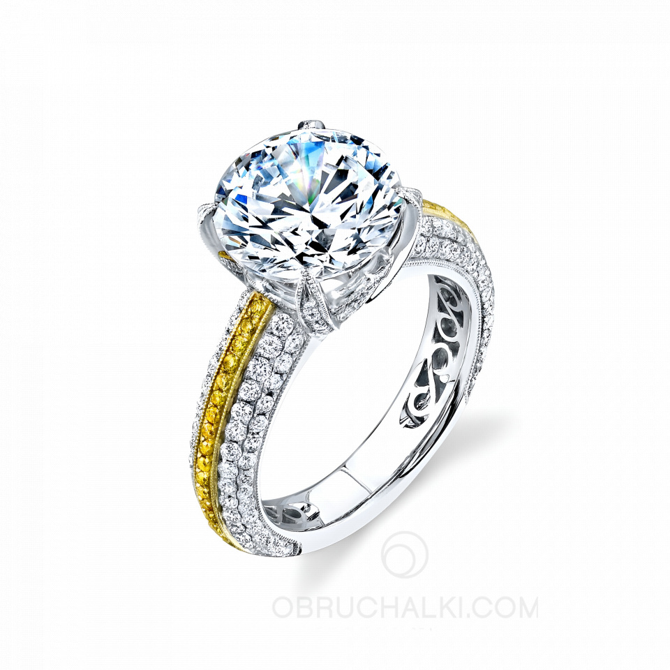 Помолвочное кольцо с большим бриллиантом DIAMOND