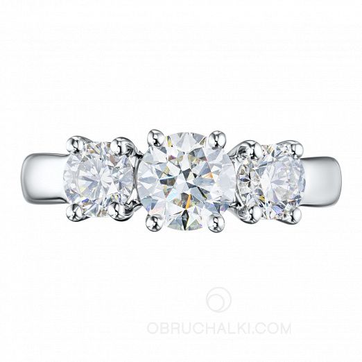 Помолвочное кольцо с тремя крупными бриллиантами на заказ фото 2