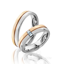 Обручальные комбинированные кольца с бриллиантом огранки "Принцесса" фото