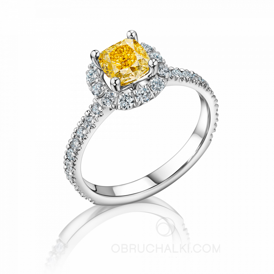 Помолвочное кольцо с желтым бриллиантом и россыпью камней