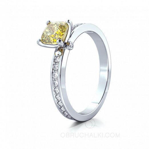 Помолвочное кольцо с желтым бриллиантом огранки MYSTERY CUSHION COLOR DIAMOND на заказ фото