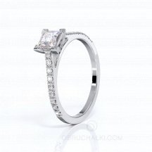 Помолвочное кольцо из белого золота с бриллиантом огранки Принцесса  MAGIC PRINCESS  фото