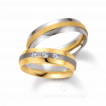 Матовые обручальные комбинированные кольца с тремя бриллиантами фото