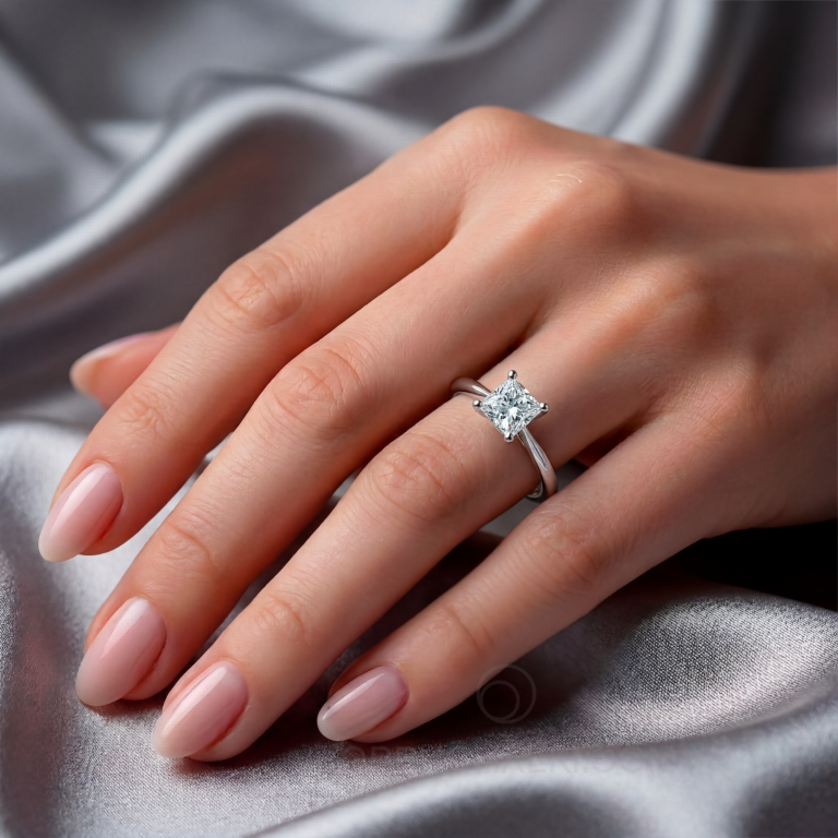 Классическое помолвочное кольцо с квадратным бриллиантом PROMISE PRINCESS